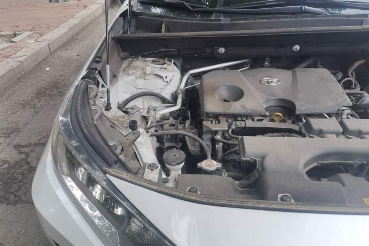 Used Toyota RAV4 2021 2.0L CVT 4x4 Trend Edition Engine Bay Right