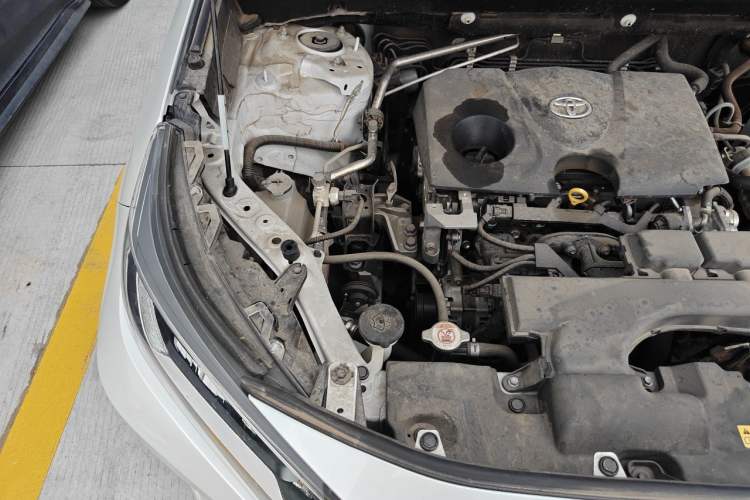 Used Toyota RAV4 2021 2.0L CVT Two-Wheel Drive Fashion Edition Engine Bay Right
