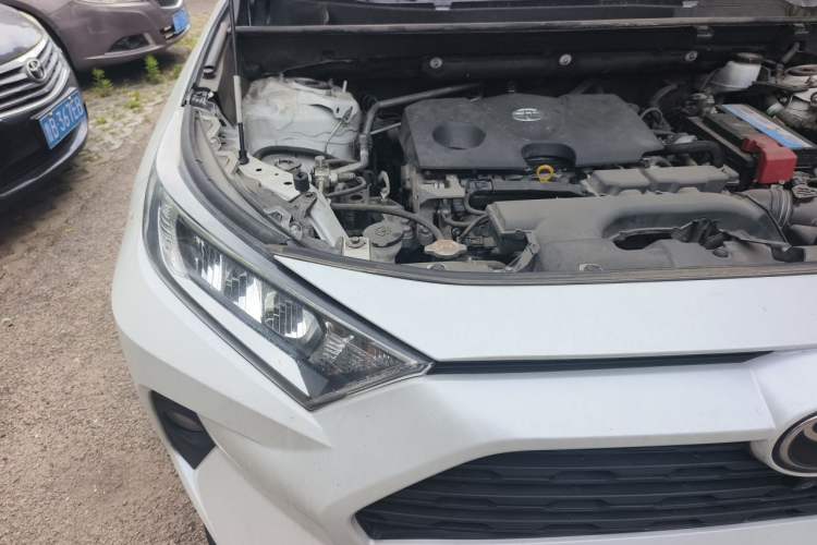 Used Toyota RAV4 2021 2.0L CVT Two-Wheel Drive Fashion Edition Engine Bay Right