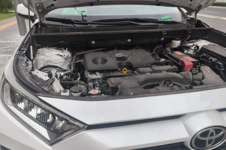 Used Toyota RAV4 2021 2.0L CVT Two-Wheel Drive Fashion Edition Engine Bay Right