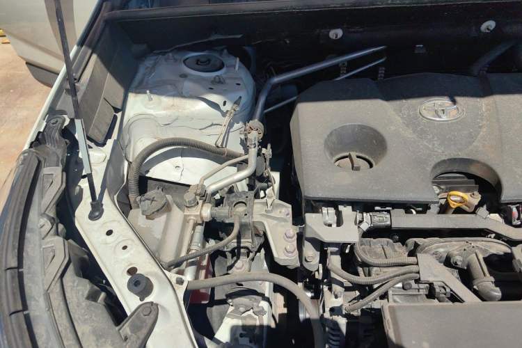 Used Toyota RAV4 2021 2.0L CVT Two-Wheel Drive Fashion Edition Engine Bay Right