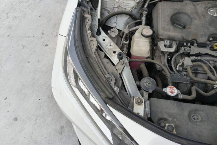 Used Toyota RAV4 2021 Dual-Engine 2.5L E-CVT Two-Wheel Drive Elite Edition Engine Bay Right