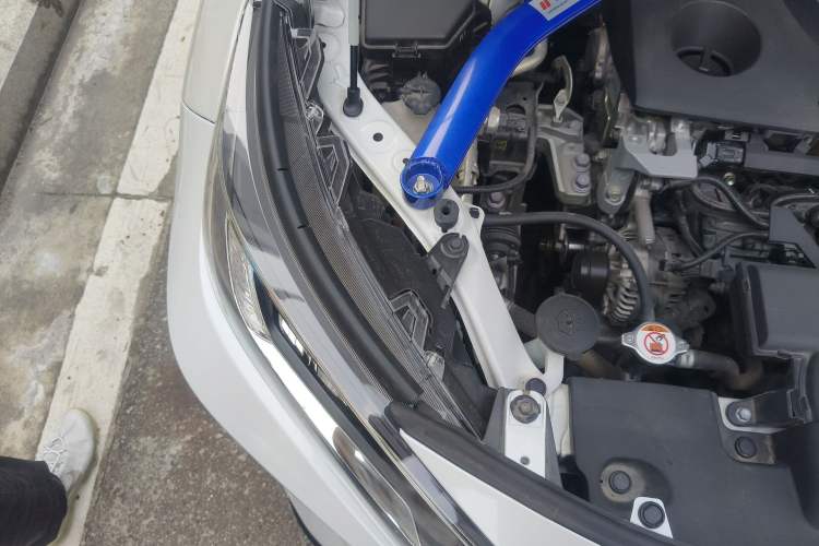 Used Toyota RAV4 2021 2.0L CVT Two-Wheel Drive Fashion PLUS Edition Engine Bay Right