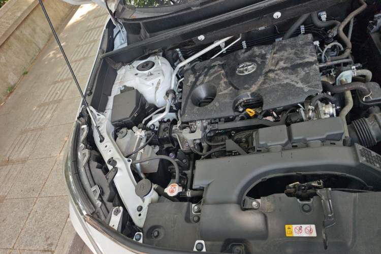 Used Toyota RAV4 2021 2.0L CVT Two-Wheel Drive Fashion PLUS Edition Engine Bay Right