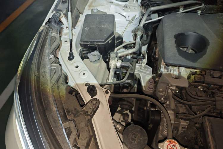Used Toyota RAV4 2021 2.0L CVT 4x4 Style PLUS Edition Engine Bay Right