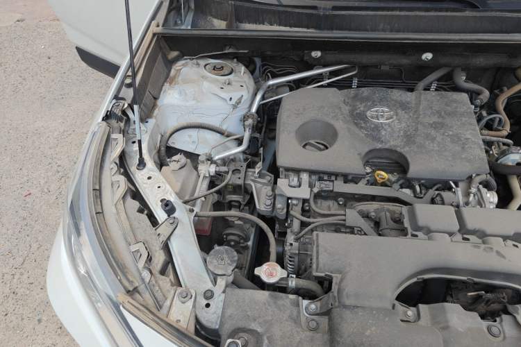 Used Toyota RAV4 2021 2.0L CVT Two-Wheel Drive Fashion Edition Engine Bay Right