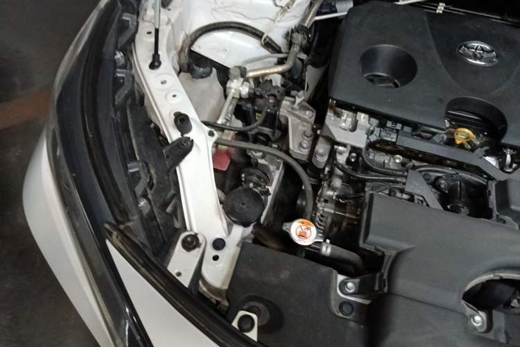 Used Toyota RAV4 2021 2.0L CVT Two-Wheel Drive Fashion Edition Engine Bay Right