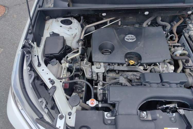 Used Toyota RAV4 2021 2.0L CVT Two-Wheel Drive Fashion PLUS Edition Engine Bay Right