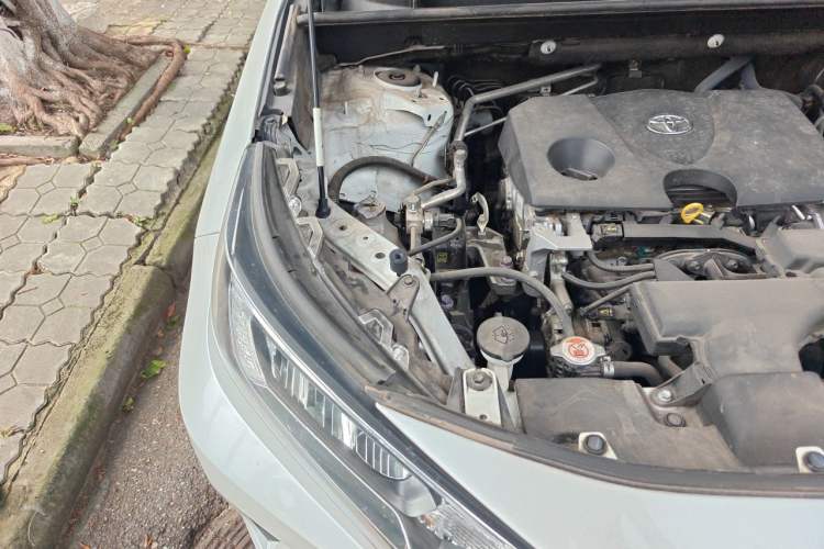 Used Toyota RAV4 2021 2.0L CVT Two-Wheel Drive Fashion Edition Engine Bay Right