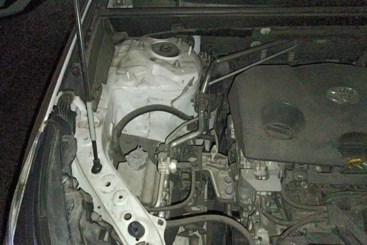 Used Toyota RAV4 2021 2.0L CVT Two-Wheel Drive Fashion Edition Engine Bay Right