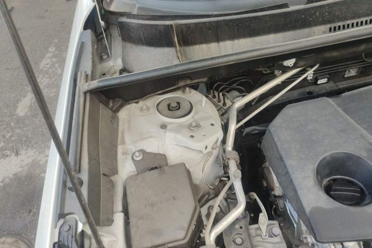 Used Toyota RAV4 2021 2.0L CVT Two-Wheel Drive Fashion PLUS Edition Engine Bay Right