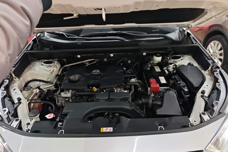 Used Toyota RAV4 2021 2.0L CVT Two-Wheel Drive Fashion Edition Engine Bay