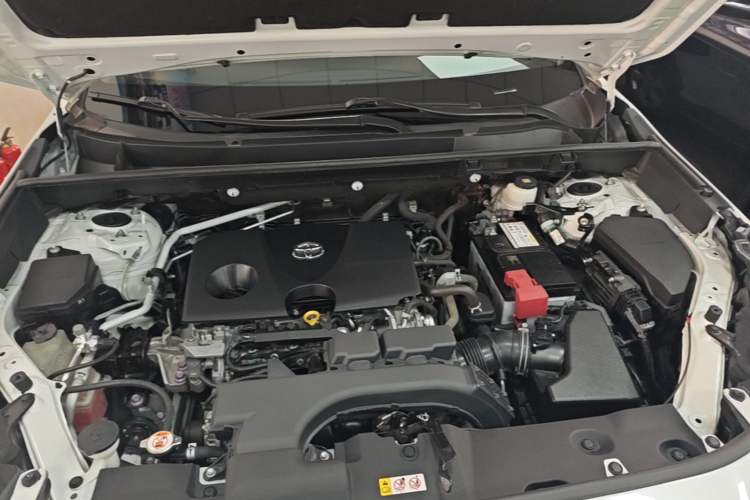 Used Toyota RAV4 2021 2.0L CVT Two-Wheel Drive Fashion PLUS Edition Engine Bay