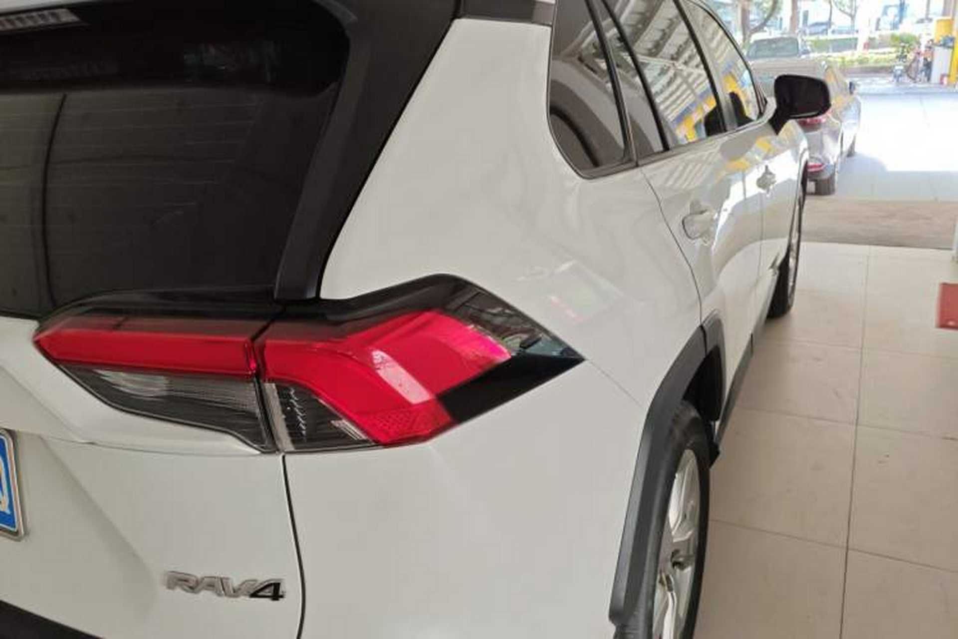 Used Toyota RAV4 2021 2.0L CVT Two-Wheel Drive Fashion Edition Exterior 1