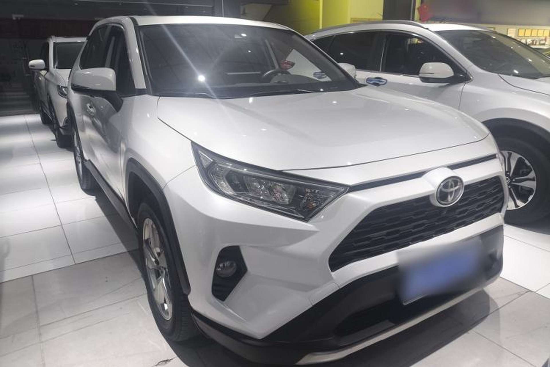 Used Toyota RAV4 2021 2.0L CVT Two-Wheel Drive Fashion Edition Exterior 1