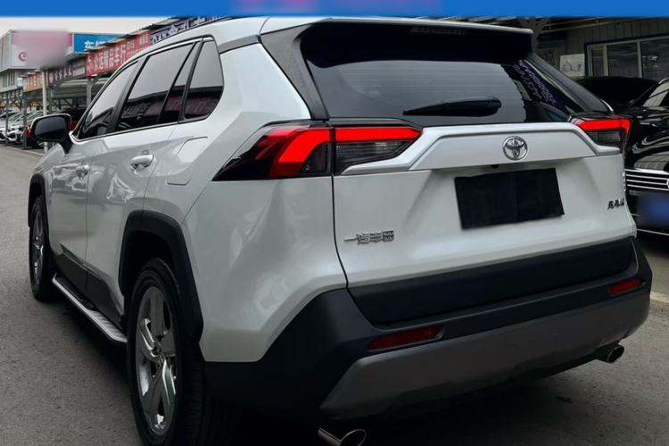 Used Toyota RAV4 2021 2.0L CVT Two-Wheel Drive Fashion Edition Exterior 1
