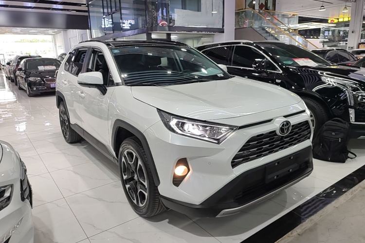 Used Toyota RAV4 2021 2.0L CVT Four-Wheel Drive Premium Edition Exterior 1