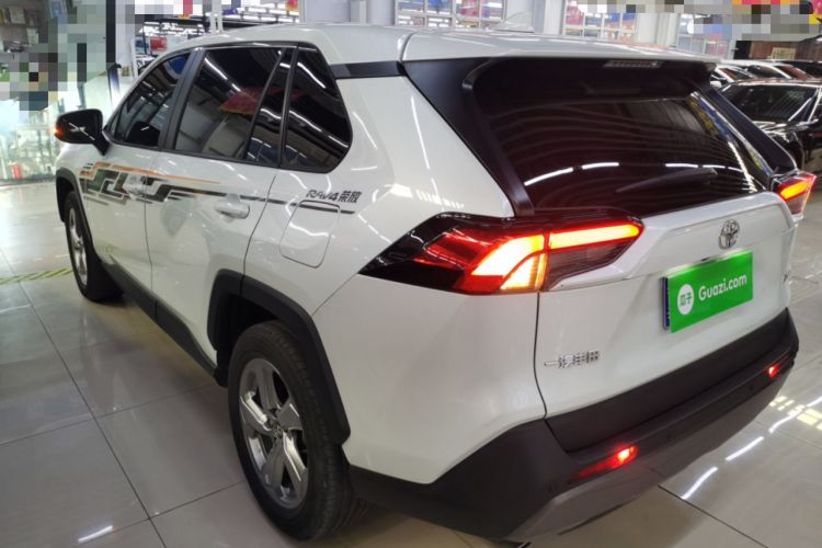 Used Toyota RAV4 2021 2.0L CVT Two-Wheel Drive Fashion PLUS Edition Exterior 2