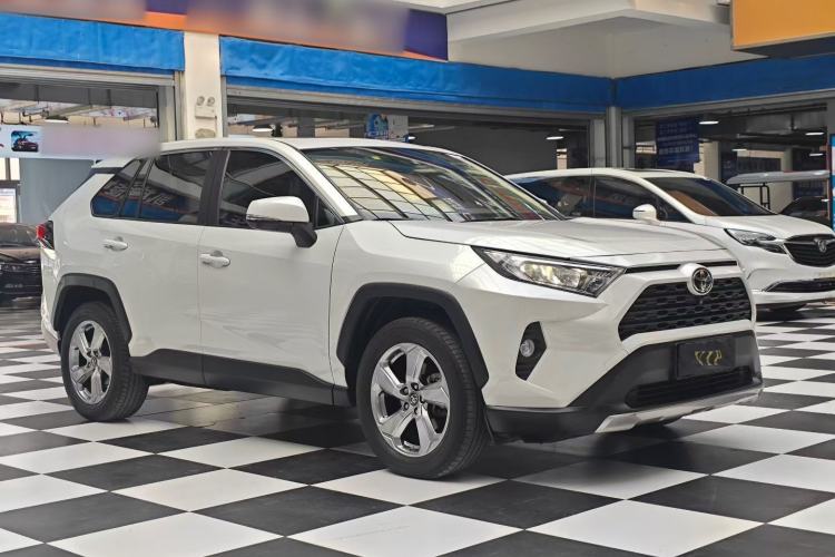 Used Toyota RAV4 2021 2.0L CVT Two-Wheel Drive Fashion Edition Exterior 2