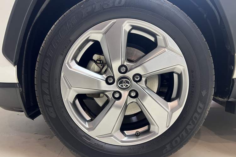 Used Toyota RAV4 2021 2.0L CVT Two-Wheel Drive Fashion PLUS Edition Exterior 2
