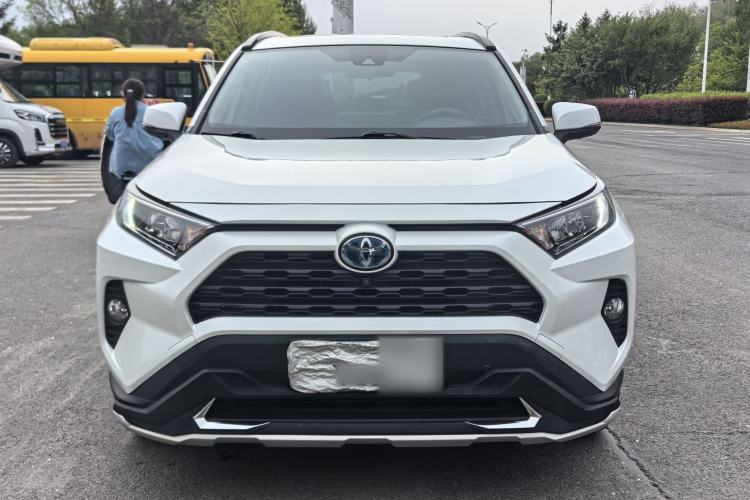 Used Toyota RAV4 2021 Revised Version Dual-Motor Hybrid 2.5L E-CVT Two-Wheel Drive Elite Edition Exterior 2