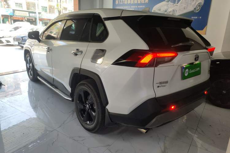 Used Toyota RAV4 2021 Dual-Engine 2.5L E-CVT Four-Wheel Drive Elite PLUS Edition Exterior 2