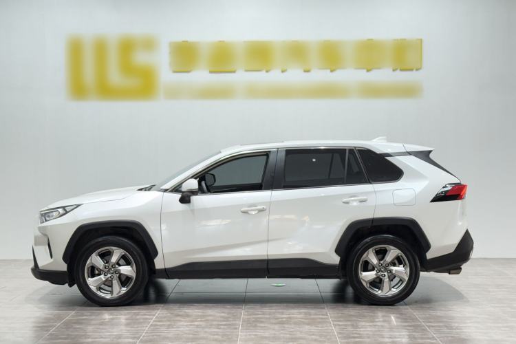 Used Toyota RAV4 2021 2.0L CVT Two-Wheel Drive Fashion PLUS Edition Exterior 3