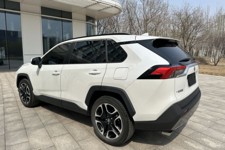 Used Toyota RAV4 2021 2.0L CVT Four-Wheel Drive Premium Edition Exterior 3