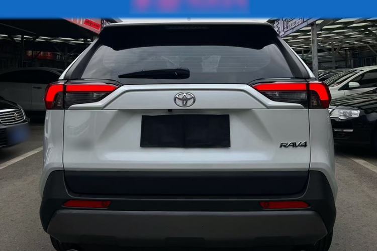 Used Toyota RAV4 2021 2.0L CVT Two-Wheel Drive Fashion Edition Exterior 3