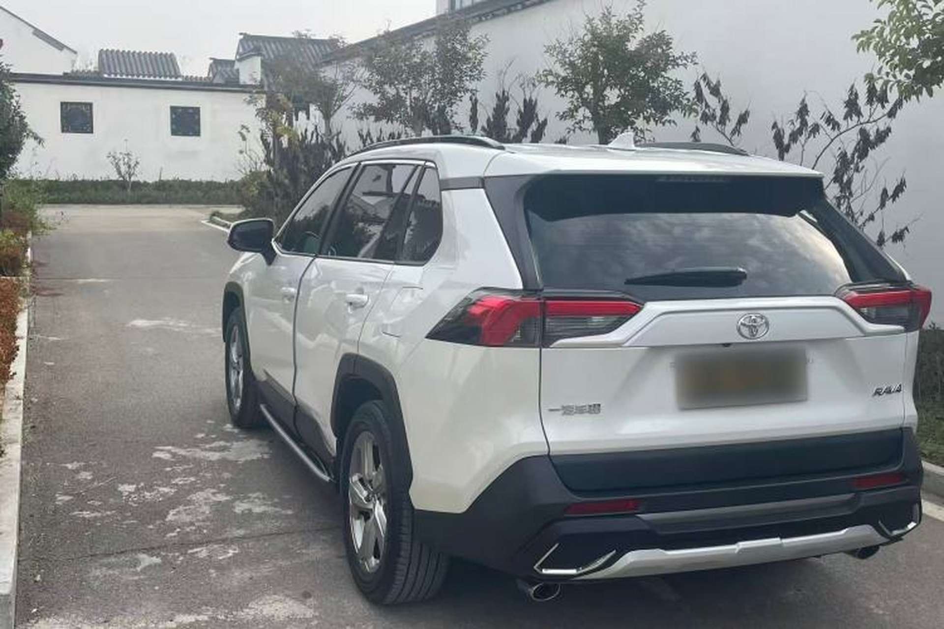 Used Toyota RAV4 2021 2.0L CVT Two-Wheel Drive Fashion PLUS Edition Exterior 3