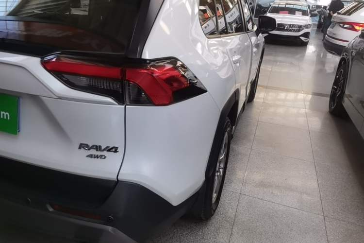 Used Toyota RAV4 2021 2.0L CVT 4x4 Trend Edition Exterior 3