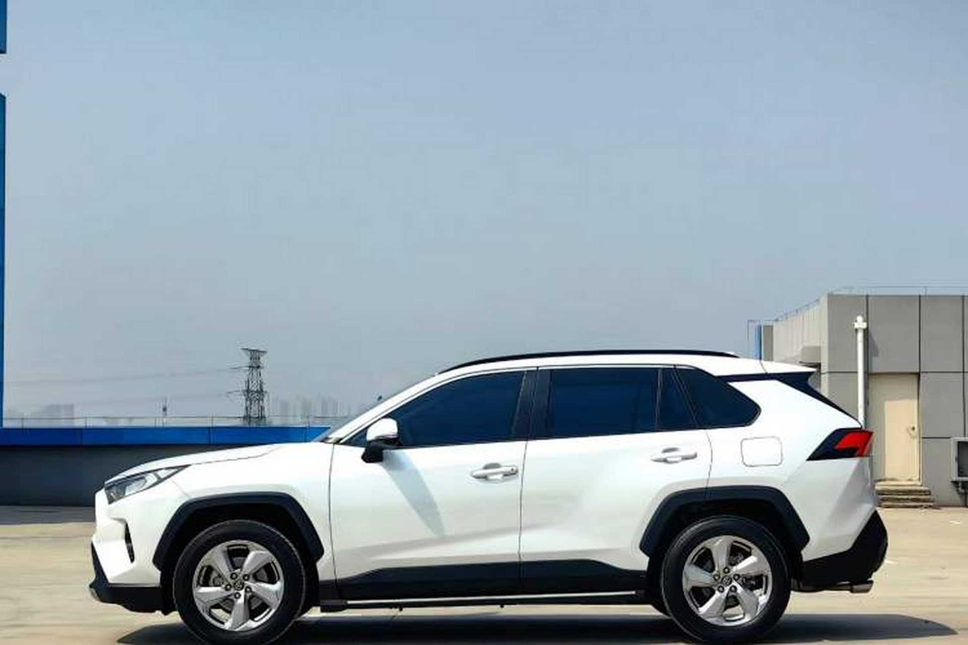 Used Toyota RAV4 2021 2.0L CVT Two-Wheel Drive Fashion PLUS Edition Exterior 3