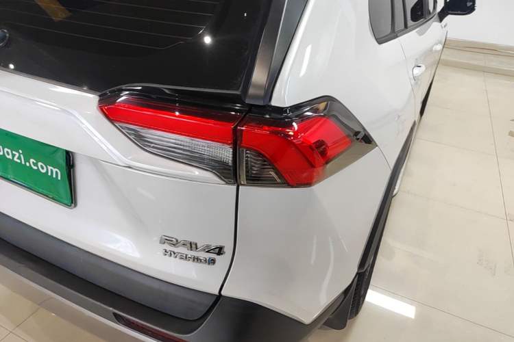 Used Toyota RAV4 2021 Dual-Engine 2.5L E-CVT Two-Wheel Drive Elite Edition Exterior 3