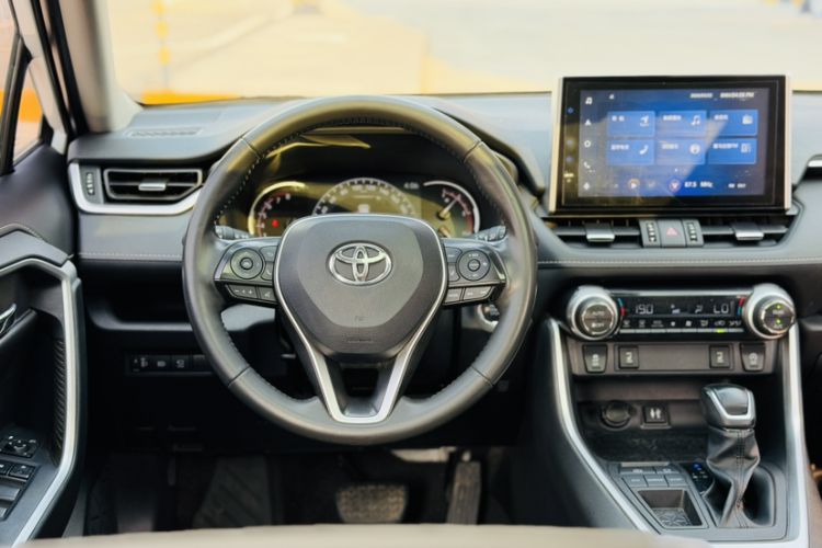 Used Toyota RAV4 2021 2.0L CVT Two-Wheel Drive Fashion PLUS Edition Exterior 3