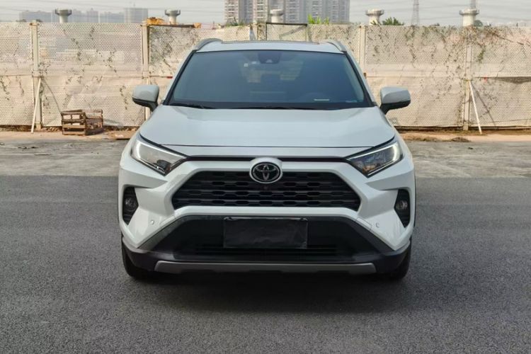 Used Toyota RAV4 2021 2.0L CVT Two-Wheel Drive Fashion Edition Exterior 4