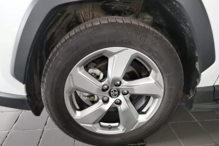 Used Toyota RAV4 2021 2.0L CVT 4x4 Trend Edition Exterior 4