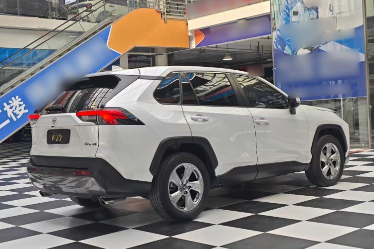 Used Toyota RAV4 2021 2.0L CVT Two-Wheel Drive Fashion Edition Exterior 4
