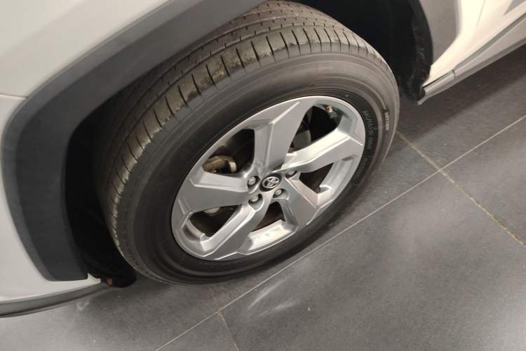 Used Toyota RAV4 2021 2.0L CVT Two-Wheel Drive Fashion PLUS Edition Exterior 4