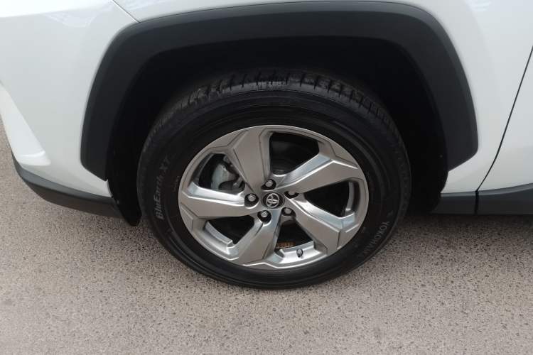 Used Toyota RAV4 2021 Revised Version Dual-Motor Hybrid 2.5L E-CVT Two-Wheel Drive Elite Edition Exterior 4