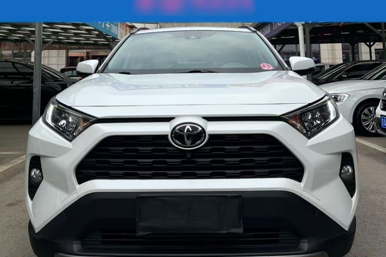 Used Toyota RAV4 2021 2.0L CVT Two-Wheel Drive Fashion Edition Exterior 4