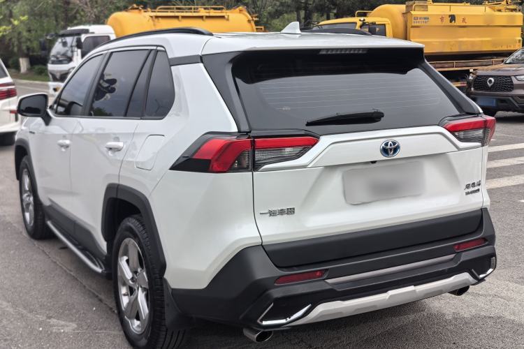 Used Toyota RAV4 2021 Revised Version Dual-Motor Hybrid 2.5L E-CVT Two-Wheel Drive Elite Edition Exterior 4