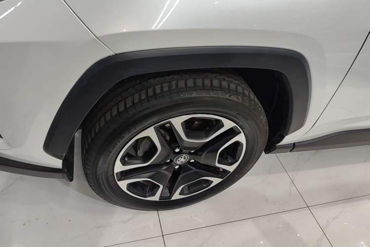 Used Toyota RAV4 2021 2.0L CVT Four-Wheel Drive Premium Edition Exterior 4