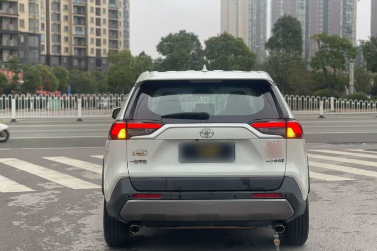 Used Toyota RAV4 2021 2.0L CVT Two-Wheel Drive Fashion PLUS Edition Exterior 4