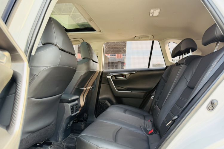 Used Toyota RAV4 2021 2.0L CVT Two-Wheel Drive Fashion PLUS Edition Exterior 4
