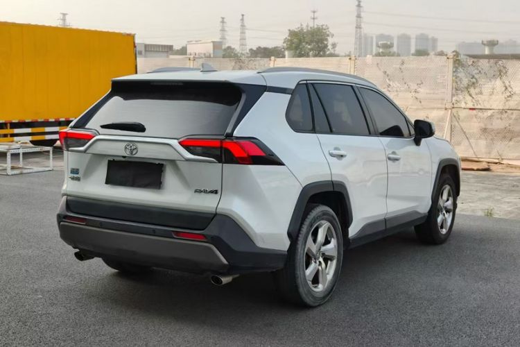Used Toyota RAV4 2021 2.0L CVT Two-Wheel Drive Fashion Edition Exterior 5