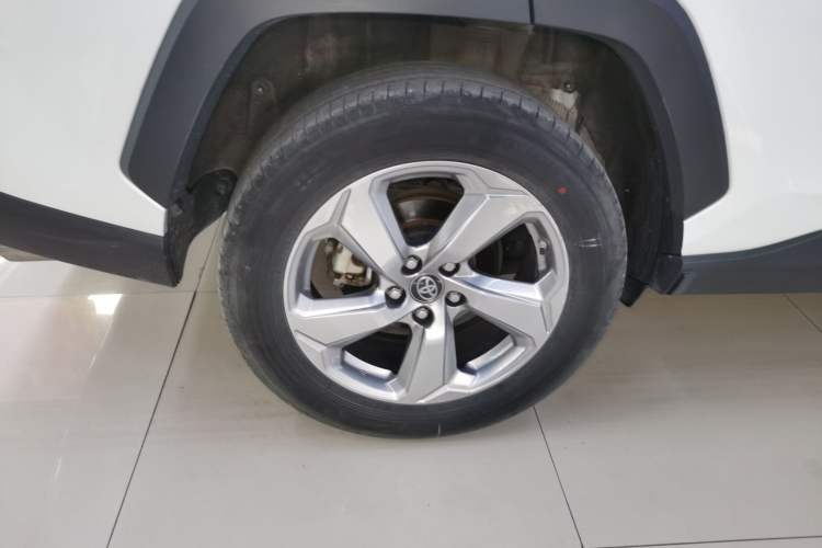 Used Toyota RAV4 2021 2.0L CVT Two-Wheel Drive Fashion PLUS Edition Exterior 5