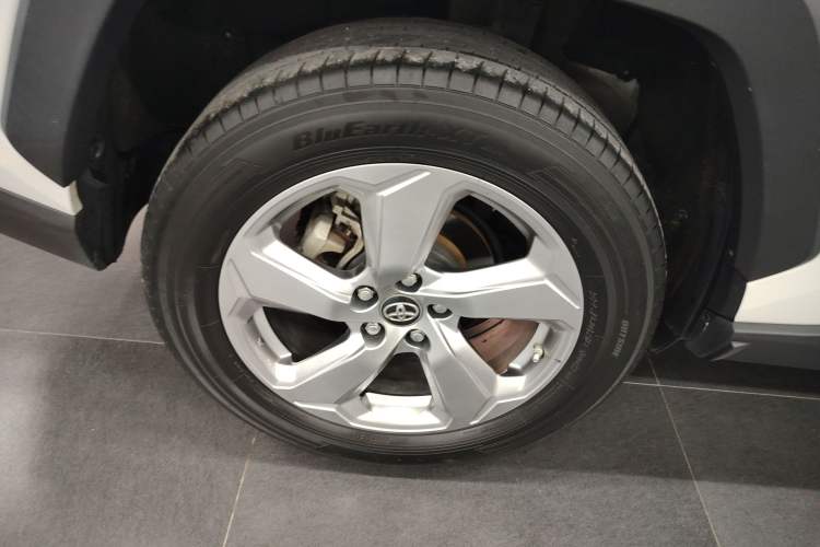 Used Toyota RAV4 2021 2.0L CVT Two-Wheel Drive Fashion PLUS Edition Exterior 5