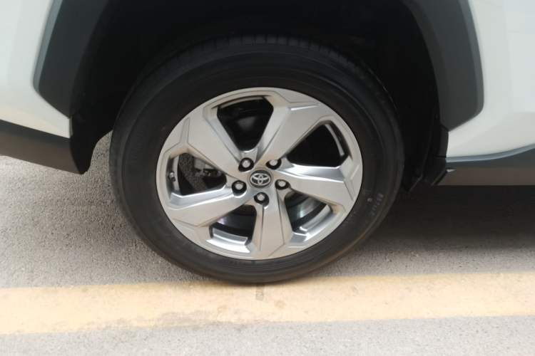 Used Toyota RAV4 2021 Revised Version Dual-Motor Hybrid 2.5L E-CVT Two-Wheel Drive Elite Edition Exterior 5
