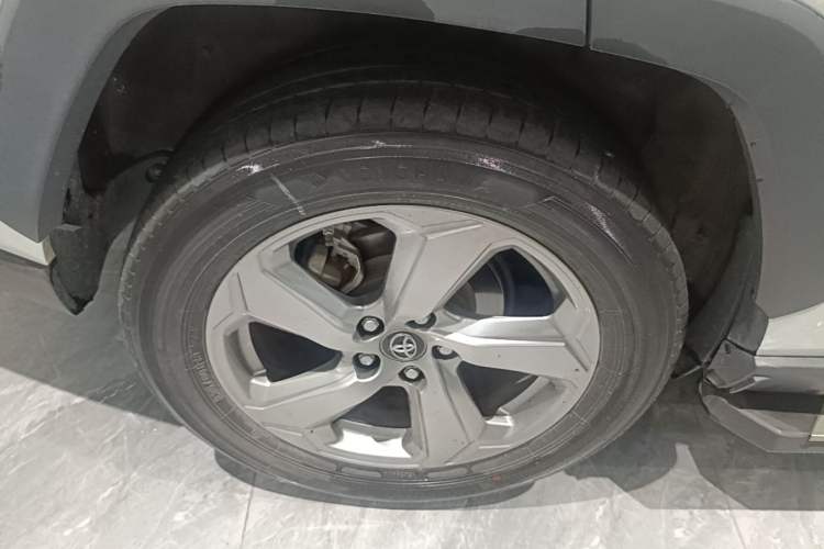 Used Toyota RAV4 2021 2.0L CVT Two-Wheel Drive Fashion PLUS Edition Exterior 5