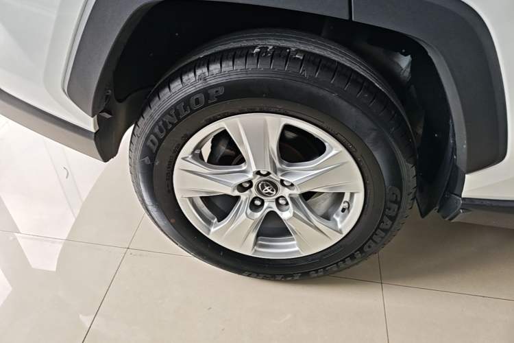Used Toyota RAV4 2021 2.0L CVT Two-Wheel Drive Urban Edition Exterior 5